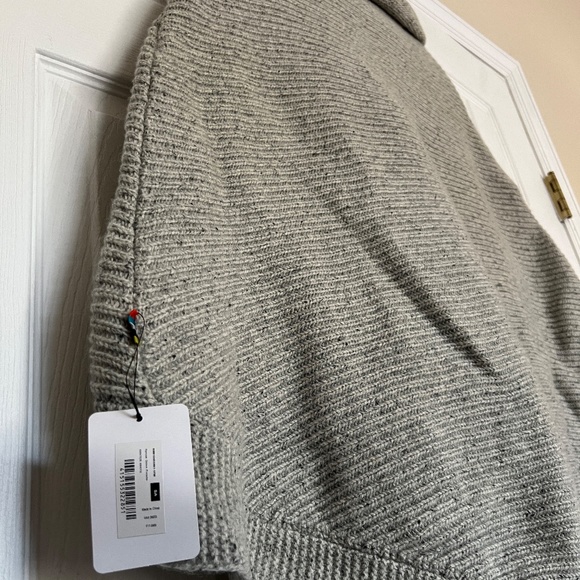 Smartwool Gray Poncho - SAMPLE NWT - Picture 4 of 6